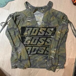 Distressed Camo grunge m cold shoulder graphic long sleeve size M